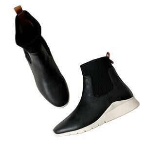 Gentle Souls By Kenneth Cole Leather Sneakers